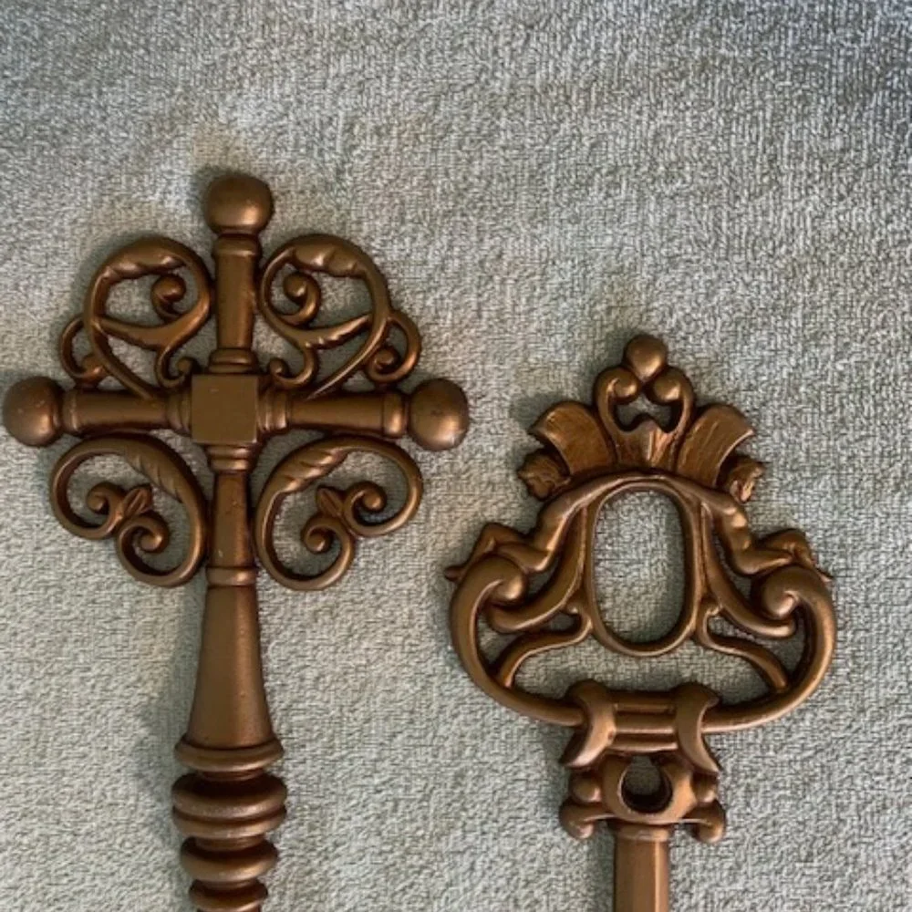2 Vintage Metal Sexton Metal Skeleton Keys - Picture 2 of 6
